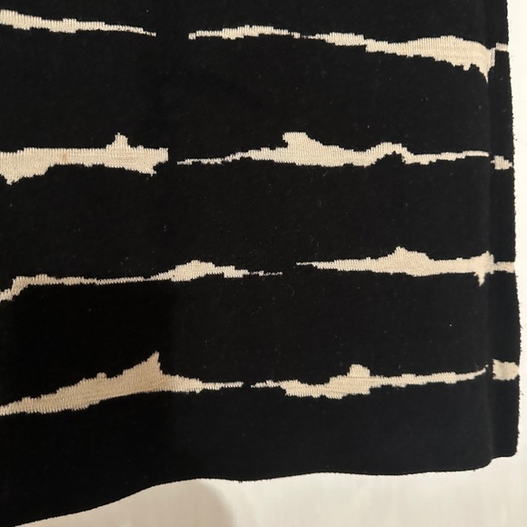 Escada Women's Black and White Skirt - Picture 2 of 6